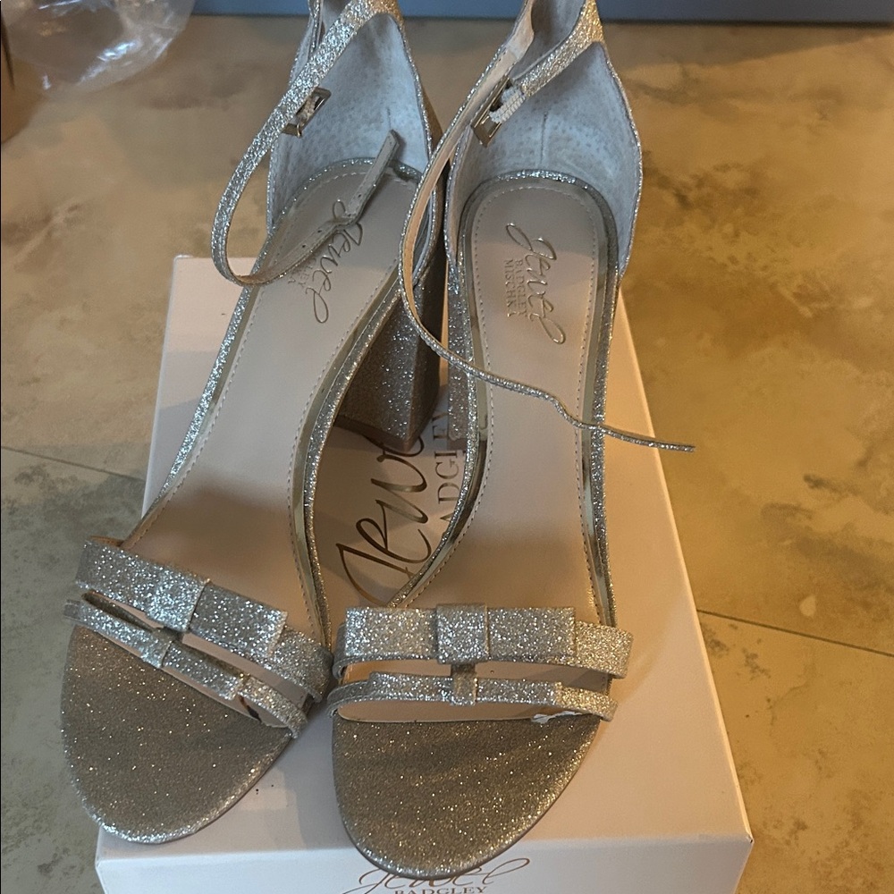 Jewel Badgley Mischka Silver Glitter Heels